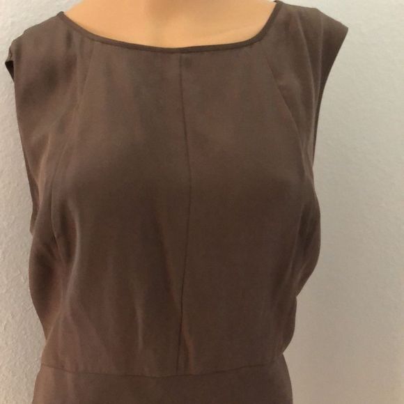 Sz12-Lafayette 148 Taupe Silk Sleeveless Top w Hi-Low Hem - Picture 4 of 11